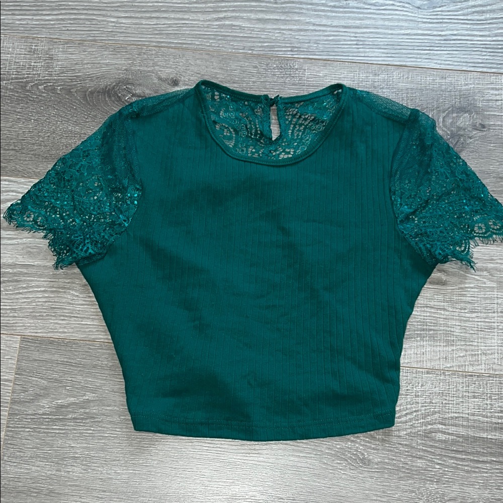 Elegant Green Lace Sleeve Top